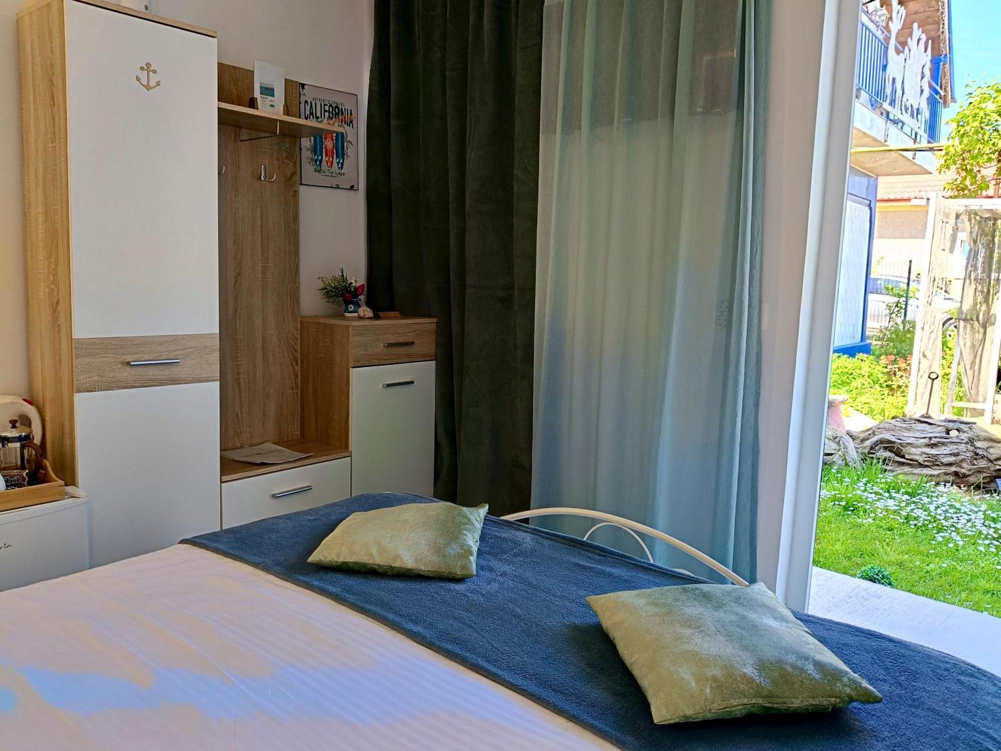 Casa Babica Guesthouse Costinesti Bagian luar foto