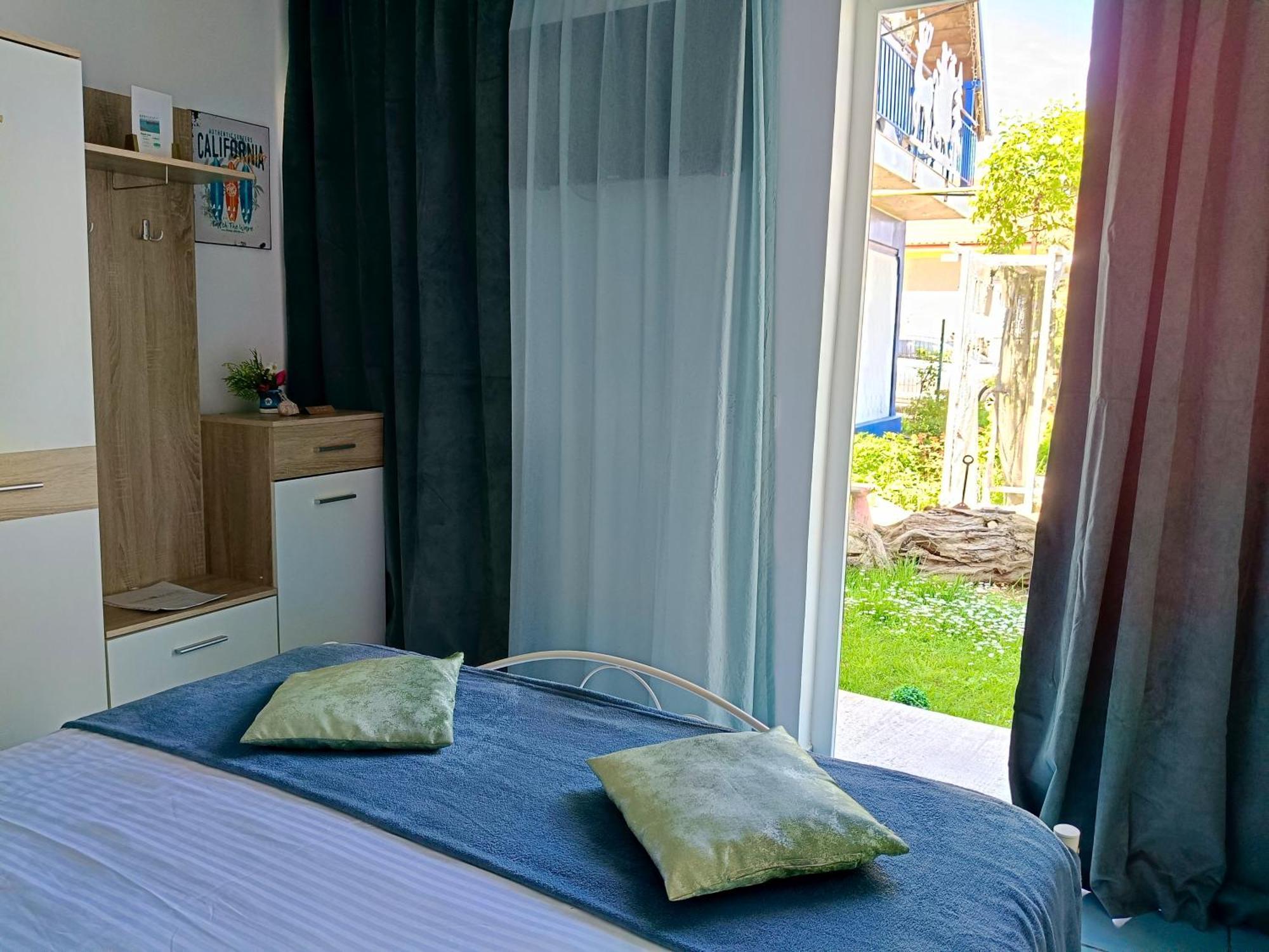 Casa Babica Guesthouse Costinesti Bagian luar foto